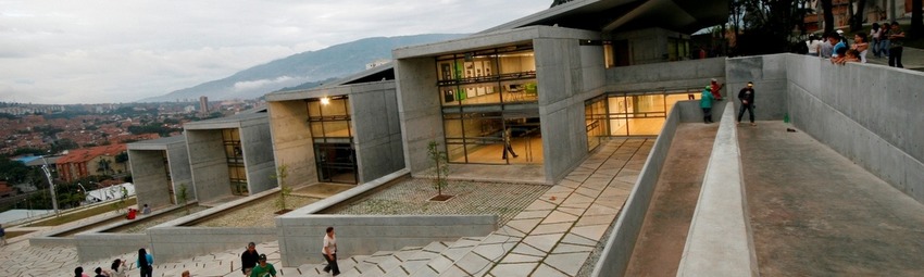 Kolumbien Reisen | Bibliothek Santo Domingo Savio, Medellin